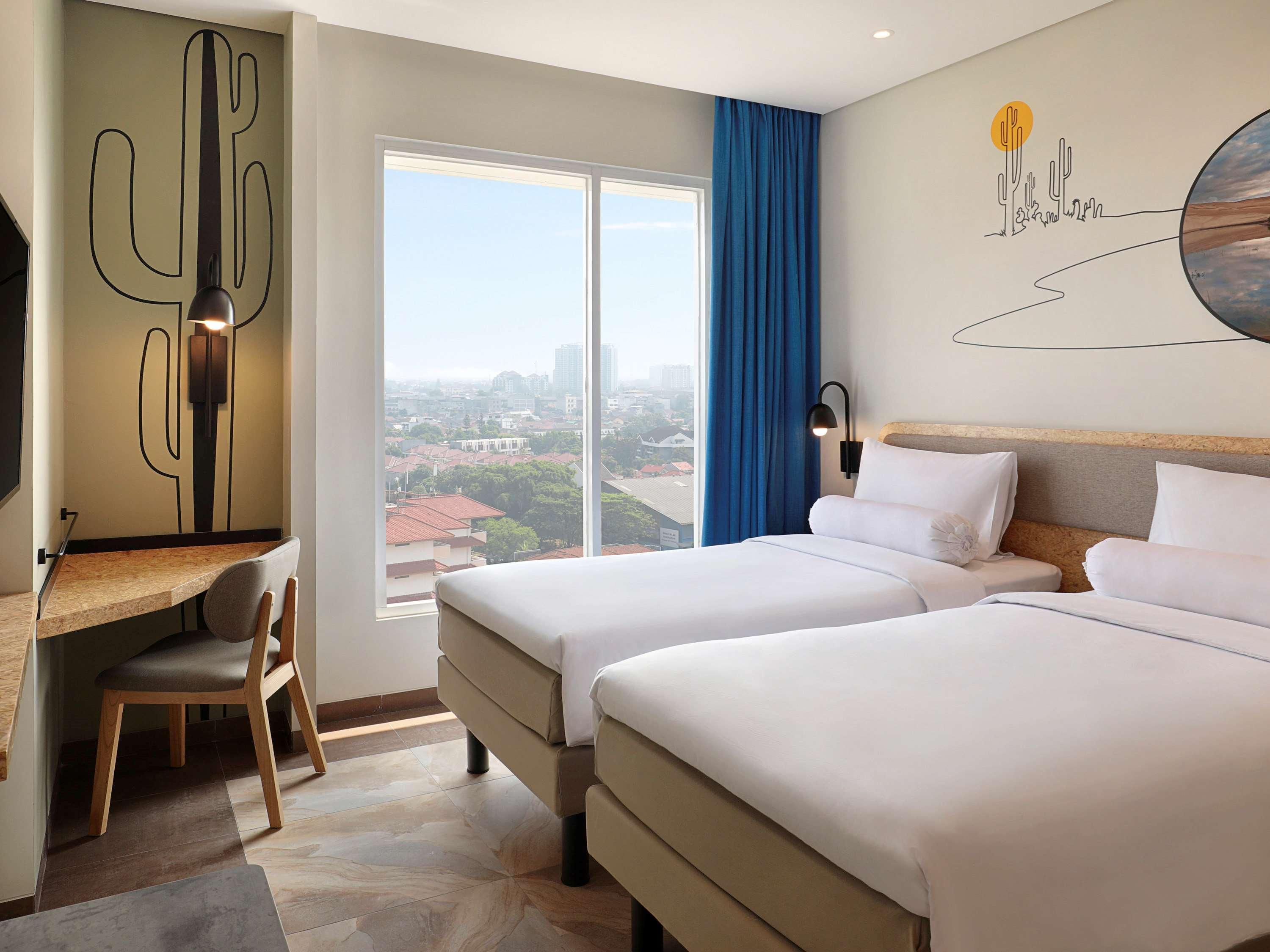 Ibis Styles Jakarta Simatupang Exterior foto