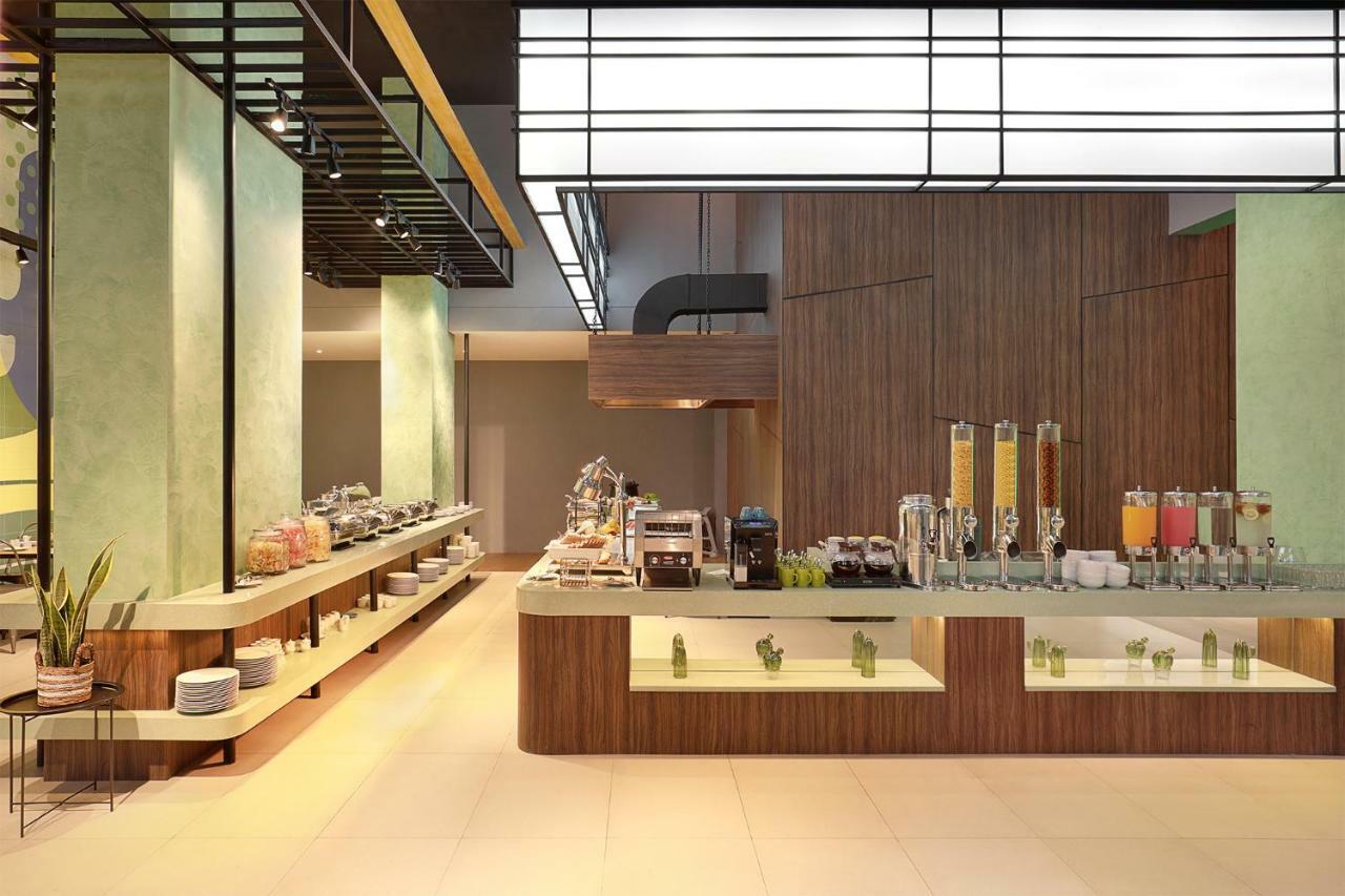 Ibis Styles Jakarta Simatupang Exterior foto